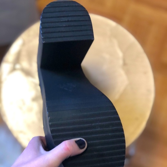 Mint condition, never worn UNIF platform boots - Picture 2 of 6